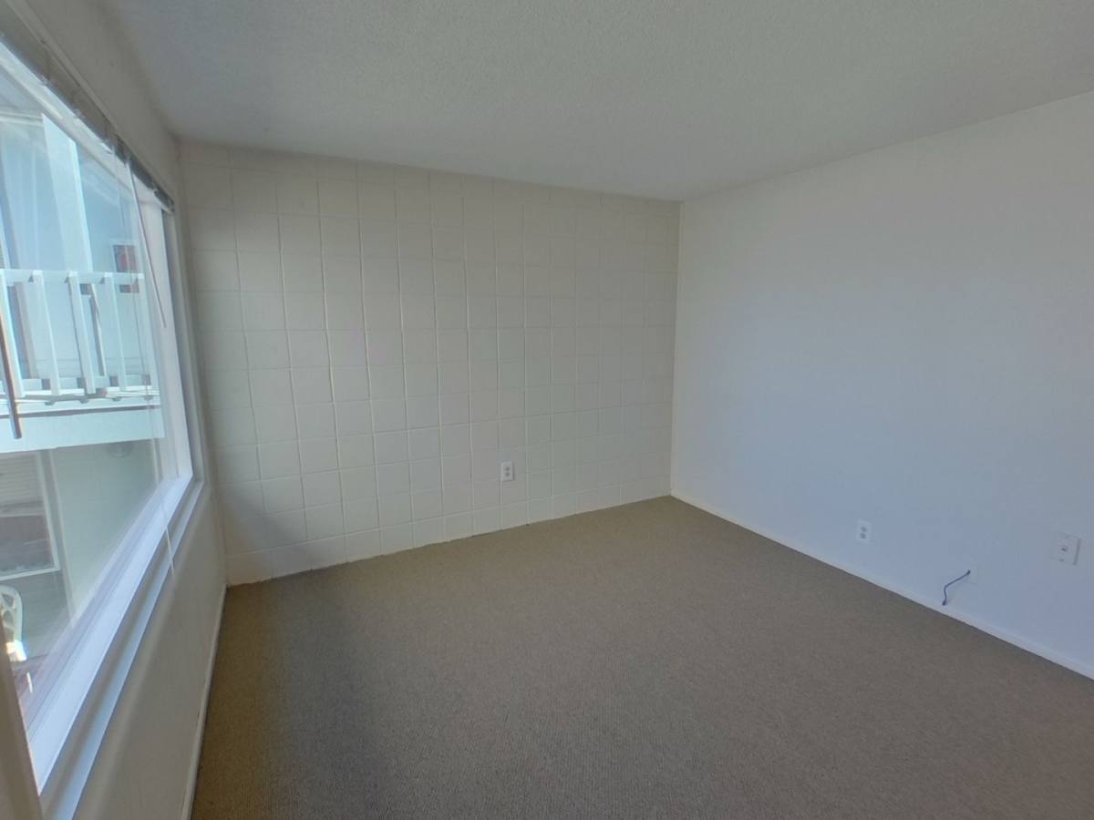Apartment for rent at 945 E 19th Ave, Eugene, OR 97403