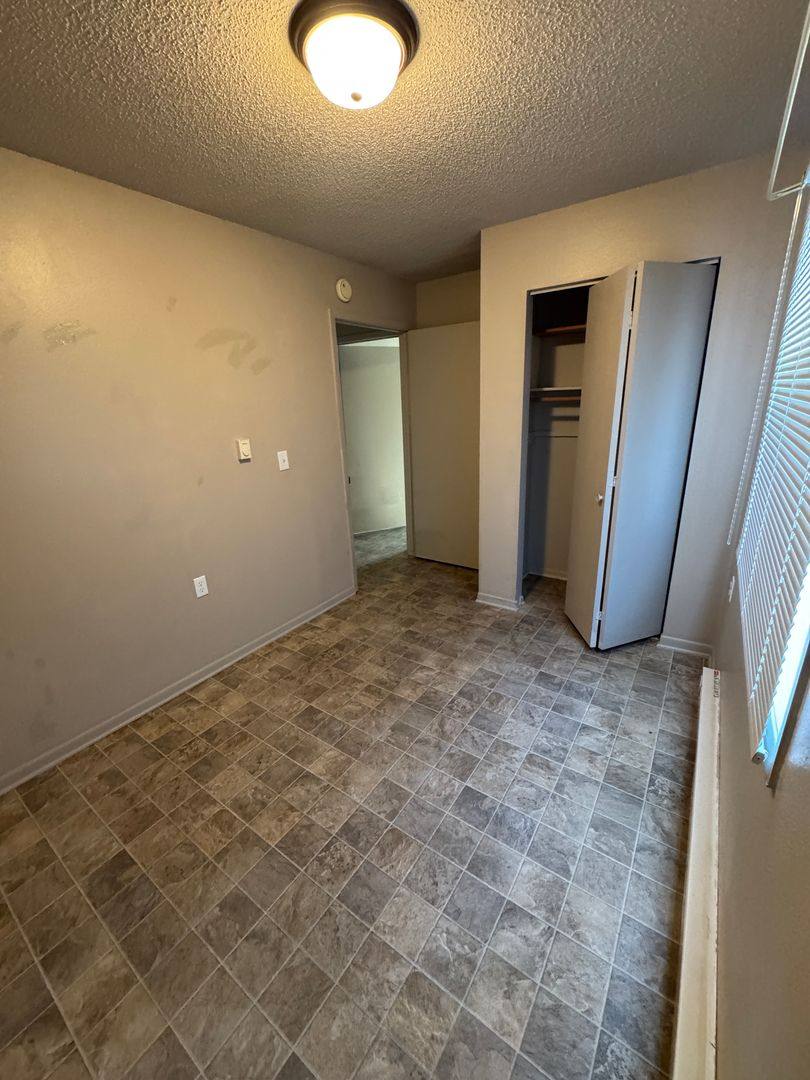 Apartment for rent at 503 SE 6th St, Greenfield, IA 50849