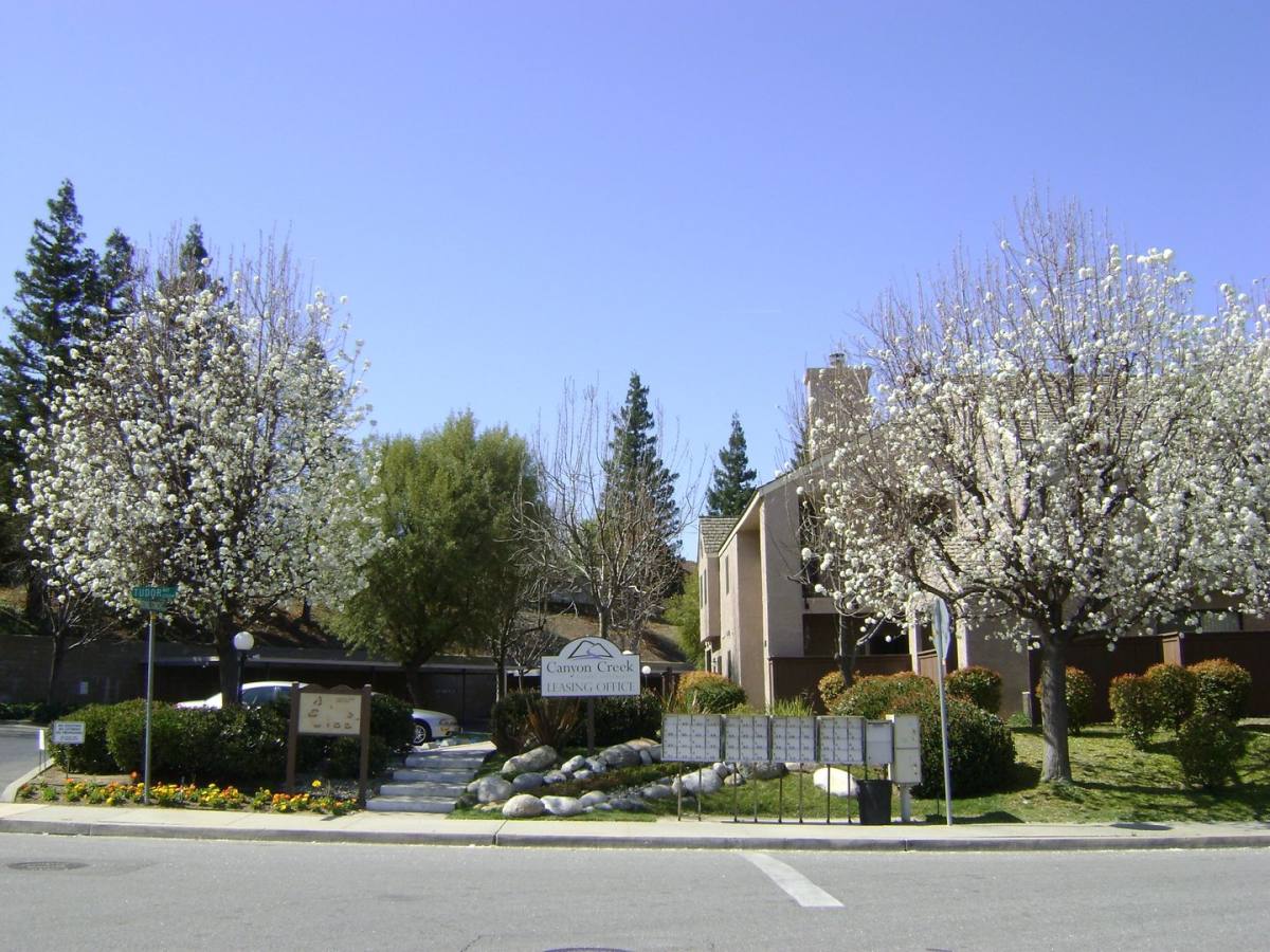 Apartment for rent at 6100 Tudor Way, Bakersfield, CA 93306