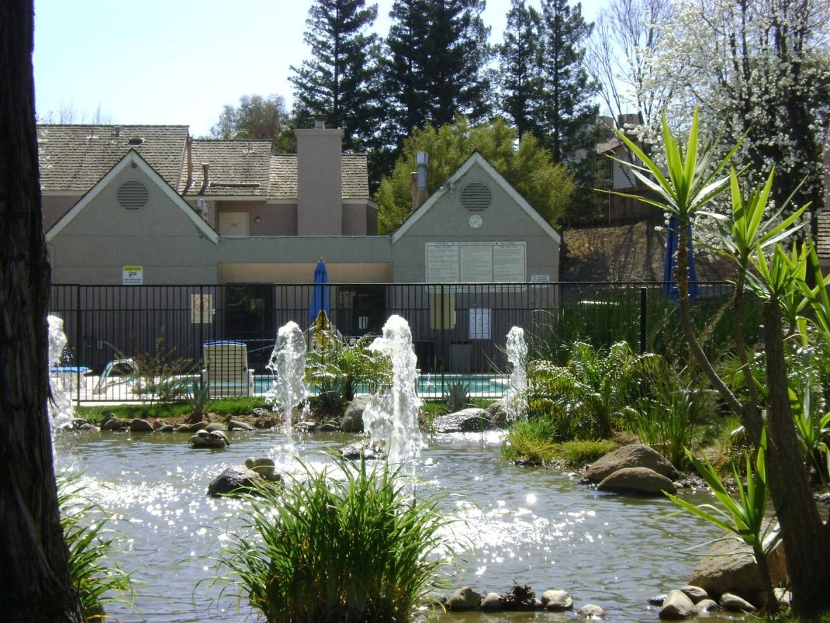 Apartment for rent at 6100 Tudor Way, Bakersfield, CA 93306