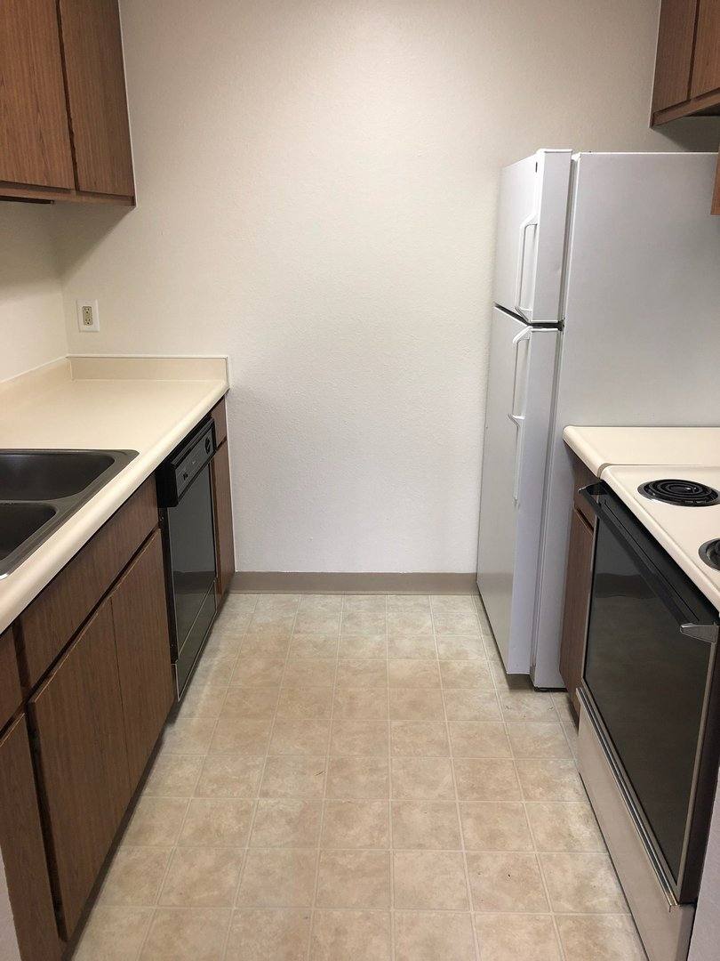 Apartment for rent at 6100 Tudor Way, Bakersfield, CA 93306