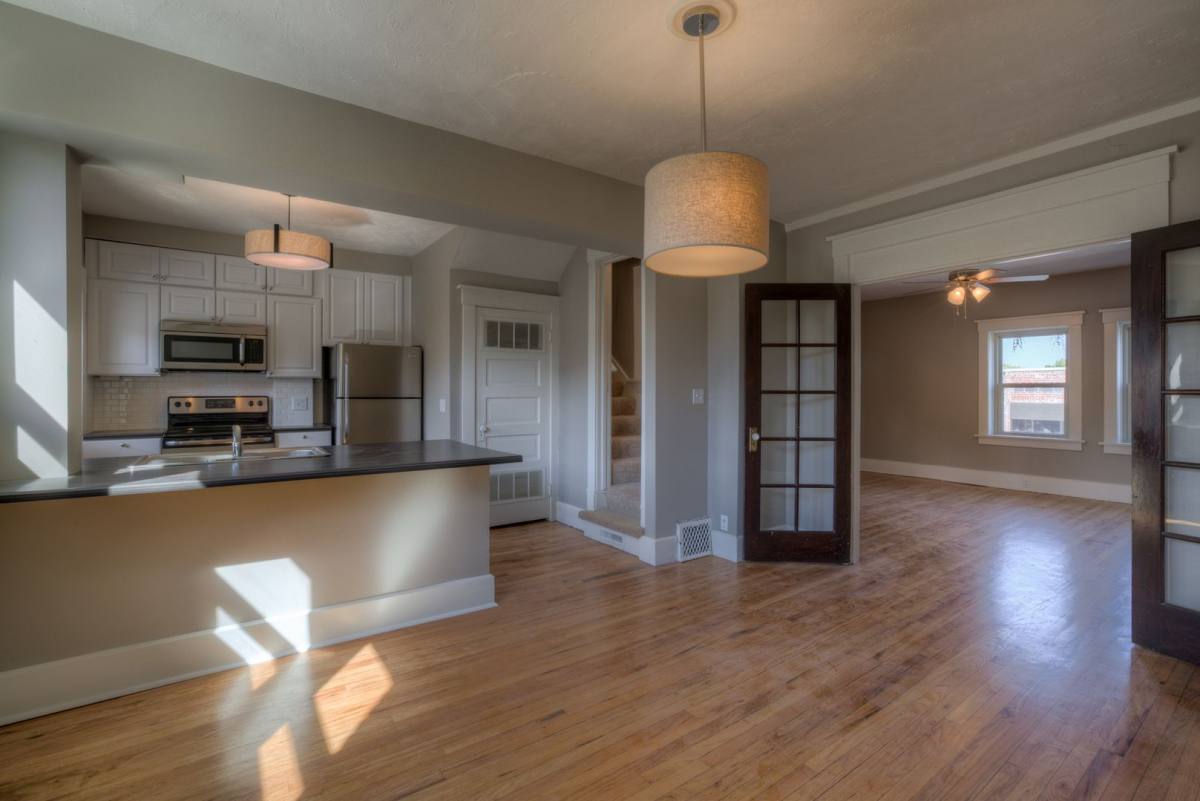 Apartment for rent at 3913 3915 3917 3919 Farnam St, Omaha, NE 68131