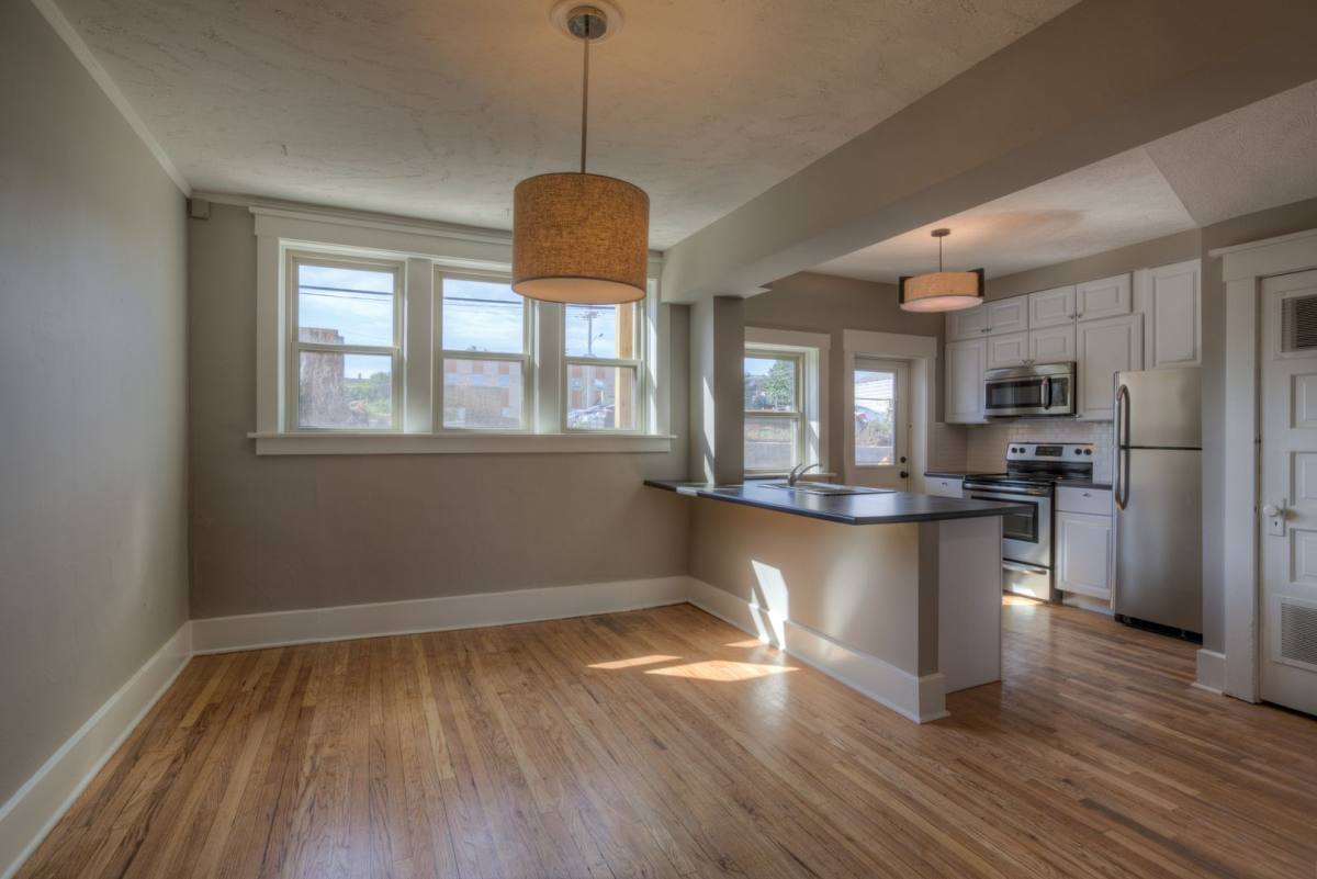 Apartment for rent at 3913 3915 3917 3919 Farnam St, Omaha, NE 68131