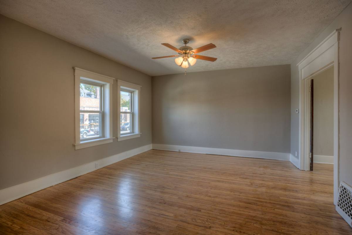 Apartment for rent at 3913 3915 3917 3919 Farnam St, Omaha, NE 68131