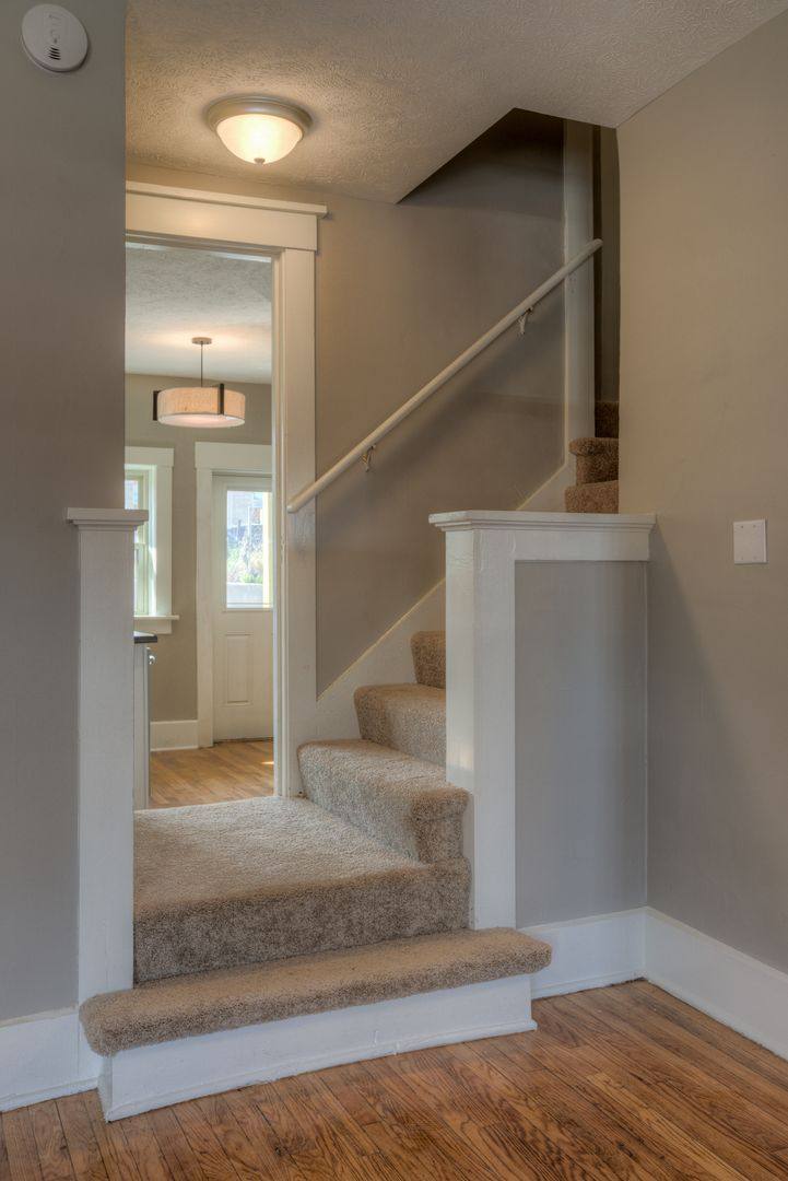 Apartment for rent at 3913 3915 3917 3919 Farnam St, Omaha, NE 68131