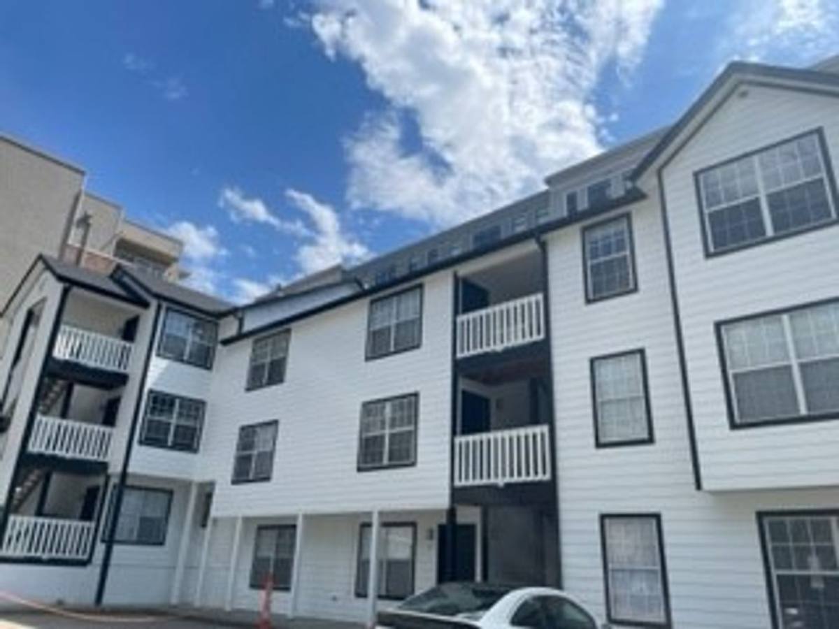 Apartment for rent at 1040 Mississippi St, Lawrence, KS 66044