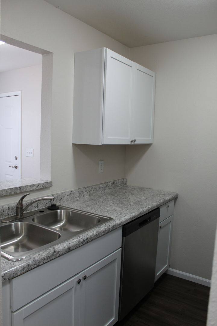 Apartment for rent at 1040 Mississippi St, Lawrence, KS 66044