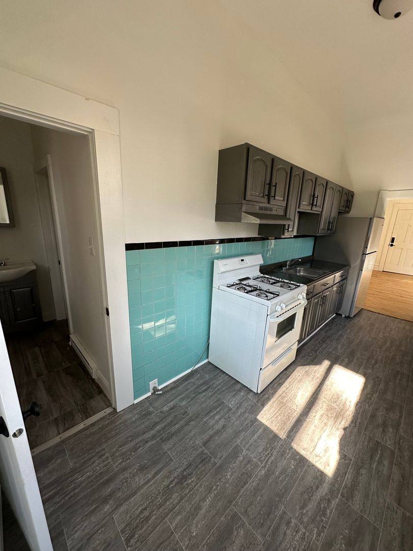 430-432 E Orange St, Lancaster, PA 17602 - Apartment for Rent - Image 3