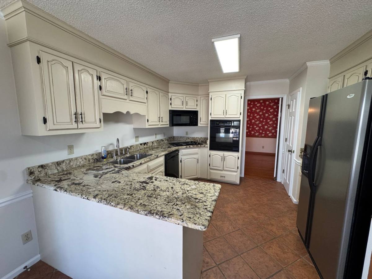 House for rent at 307 Fallingbrook Dr, Belmont, NC 28012