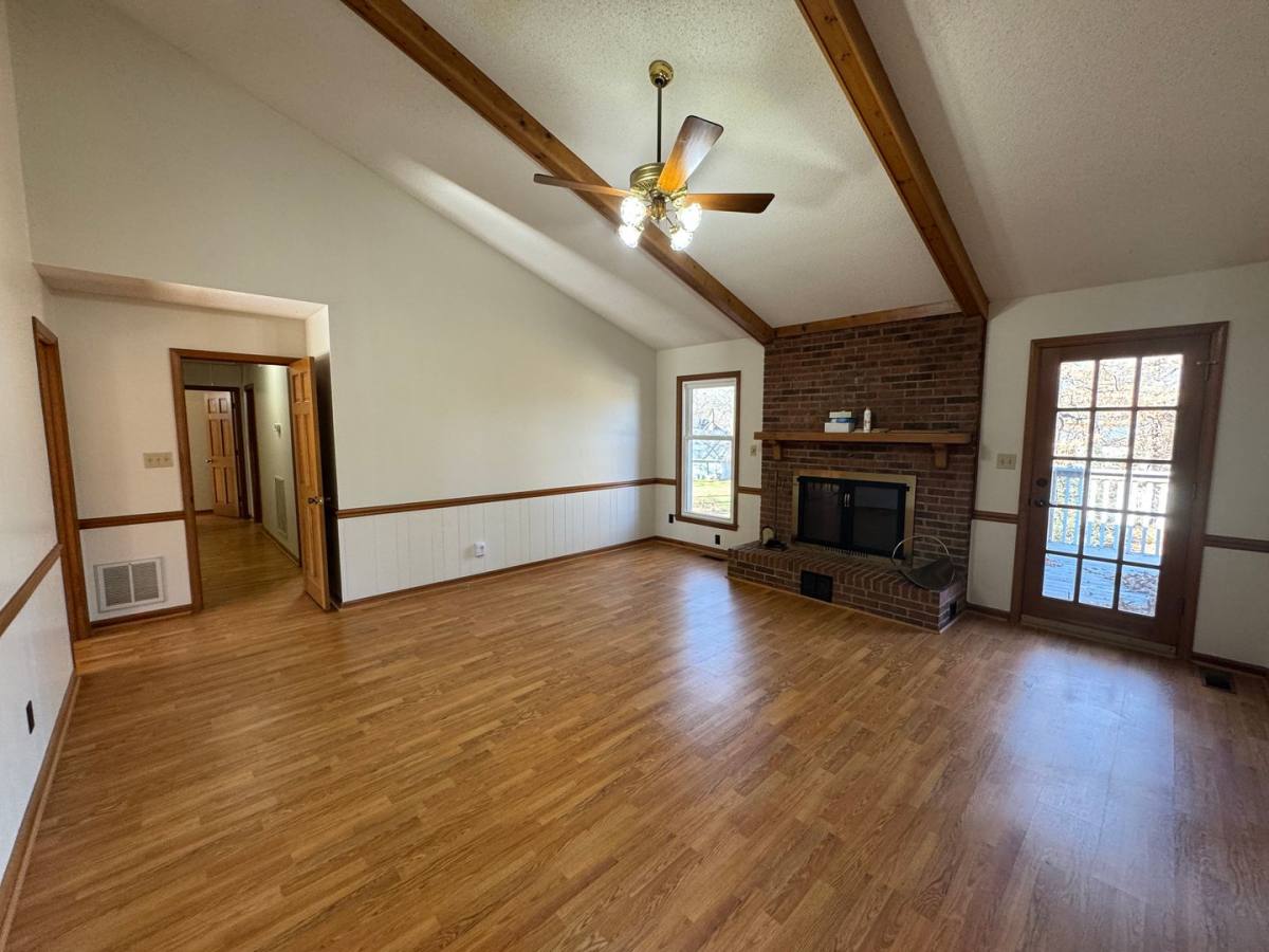 House for rent at 307 Fallingbrook Dr, Belmont, NC 28012