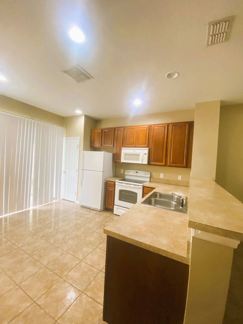 Townhouse for rent at 7602 Long Island Dr, Kissimmee, FL 34747