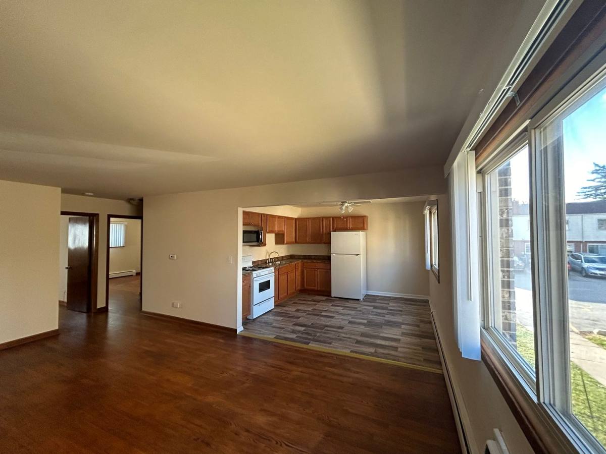 Apartment for rent at 820-880 N Milwaukee Ave, Libertyville, IL 60048