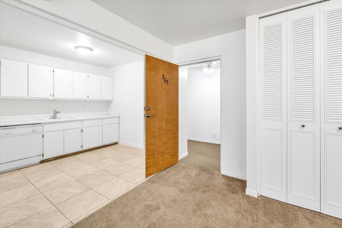 Apartment for rent at 410 N Ball St, Owosso, MI 48867
