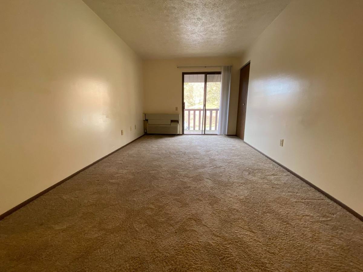 Apartment for rent at 1333 Hunter Rd, Verona, PA 15147