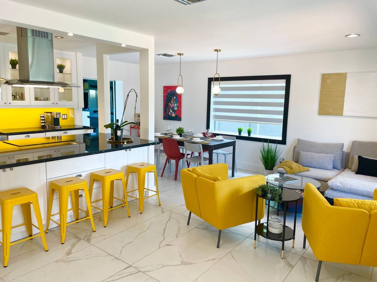 House for rent at 1008 Moffett St, Hallandale, FL 33009