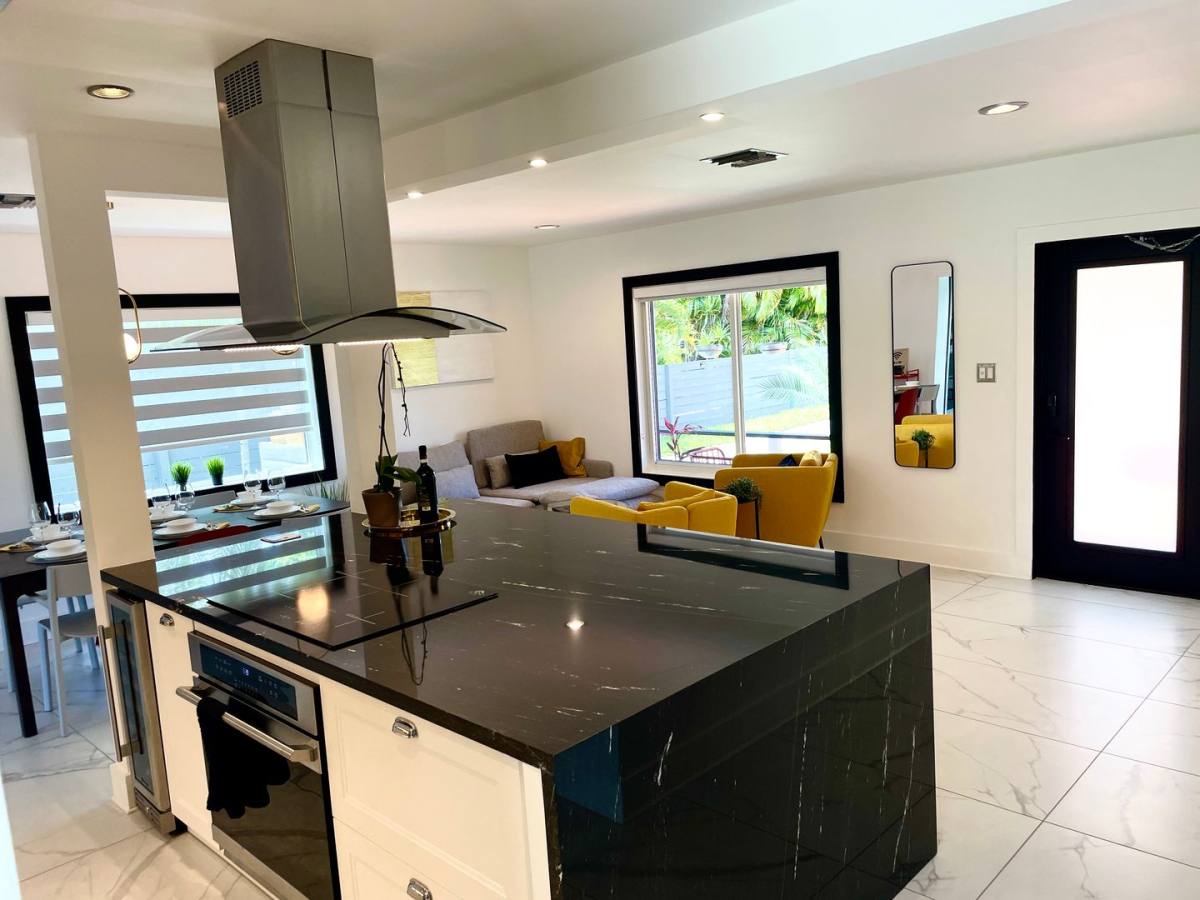 House for rent at 1008 Moffett St, Hallandale, FL 33009