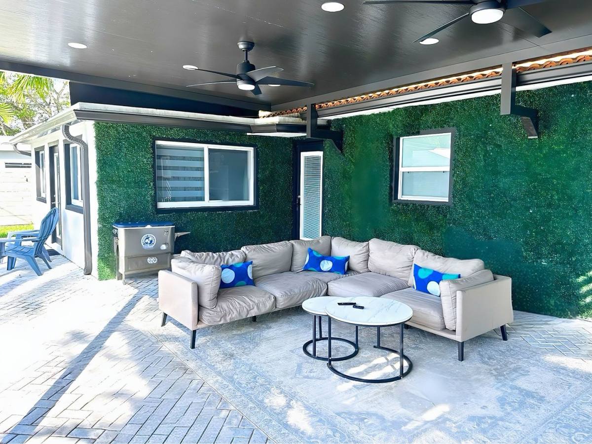 House for rent at 1008 Moffett St, Hallandale, FL 33009