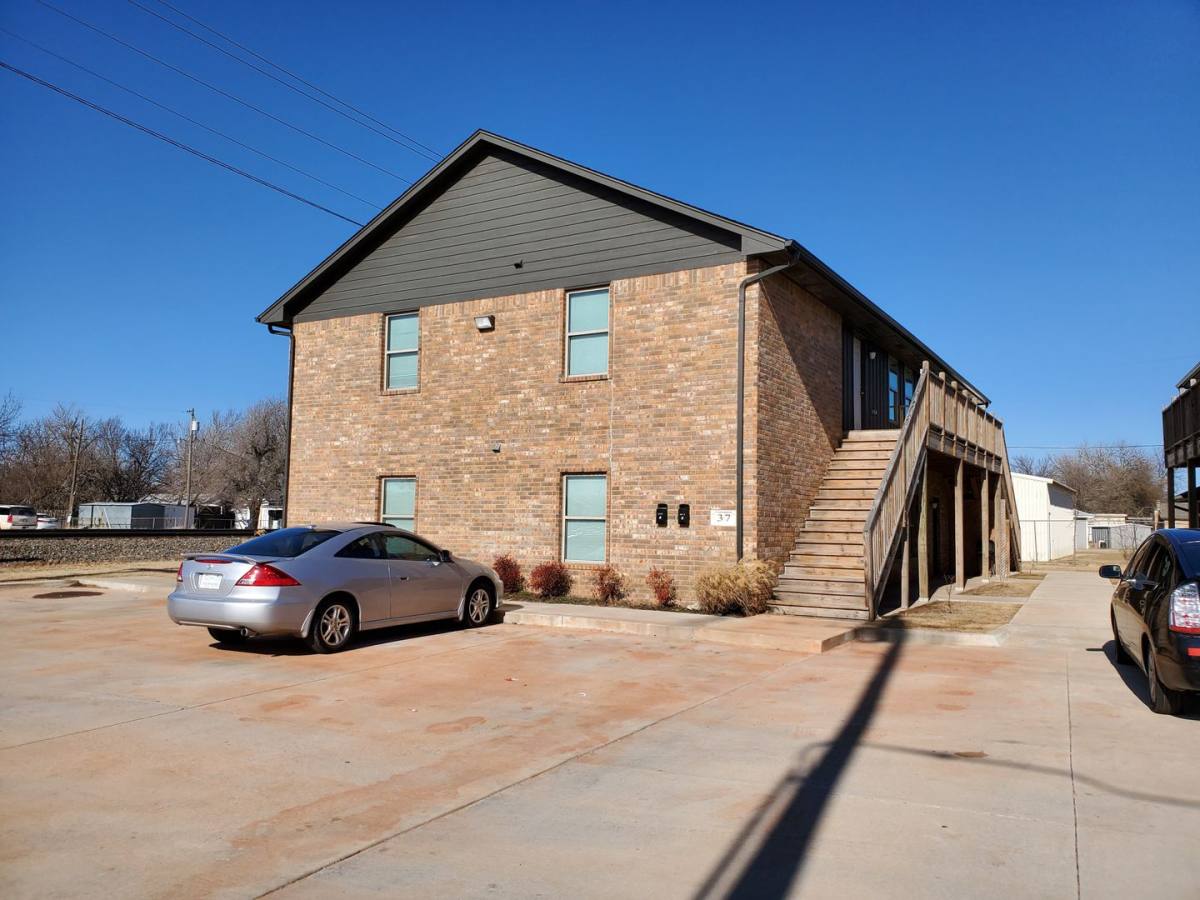Apartment for rent at 37 W Thatcher St, Edmond, OK 73003
