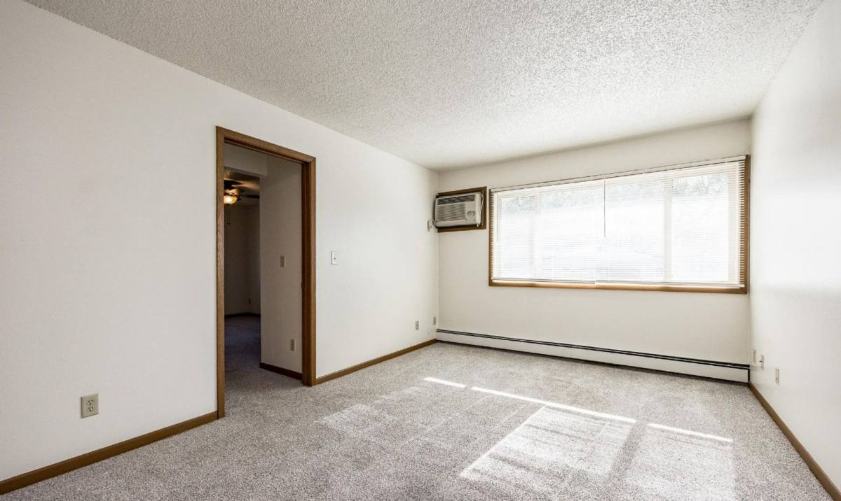 Apartment for rent at 620 S Dodge St, Iowa City, IA 52240