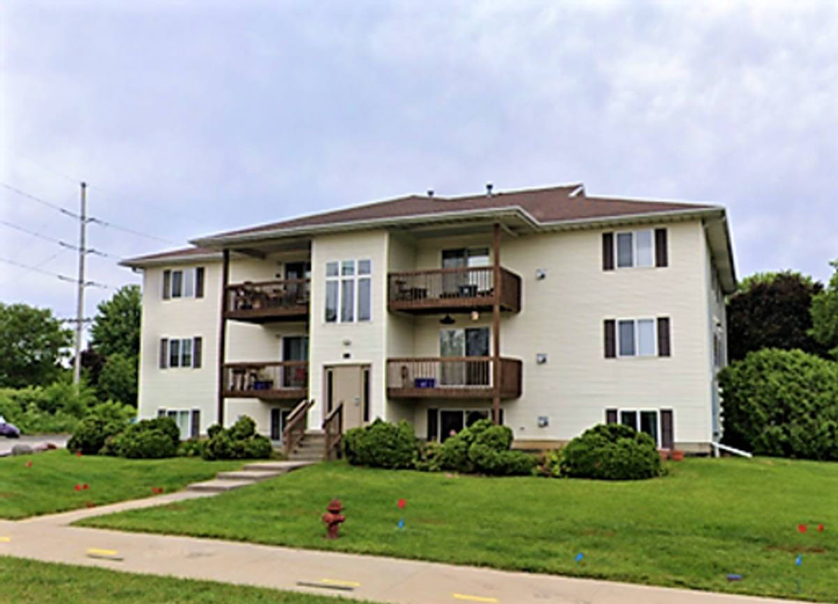 Condo for rent at 10-50 Village Dr, North Liberty, IA 52317
