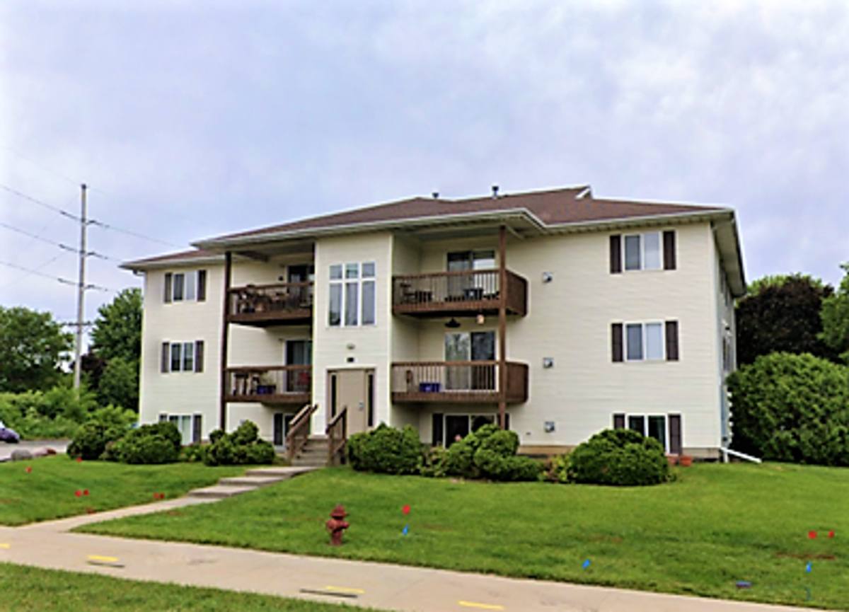 Condo for rent at 10-50 Village Dr, North Liberty, IA 52317