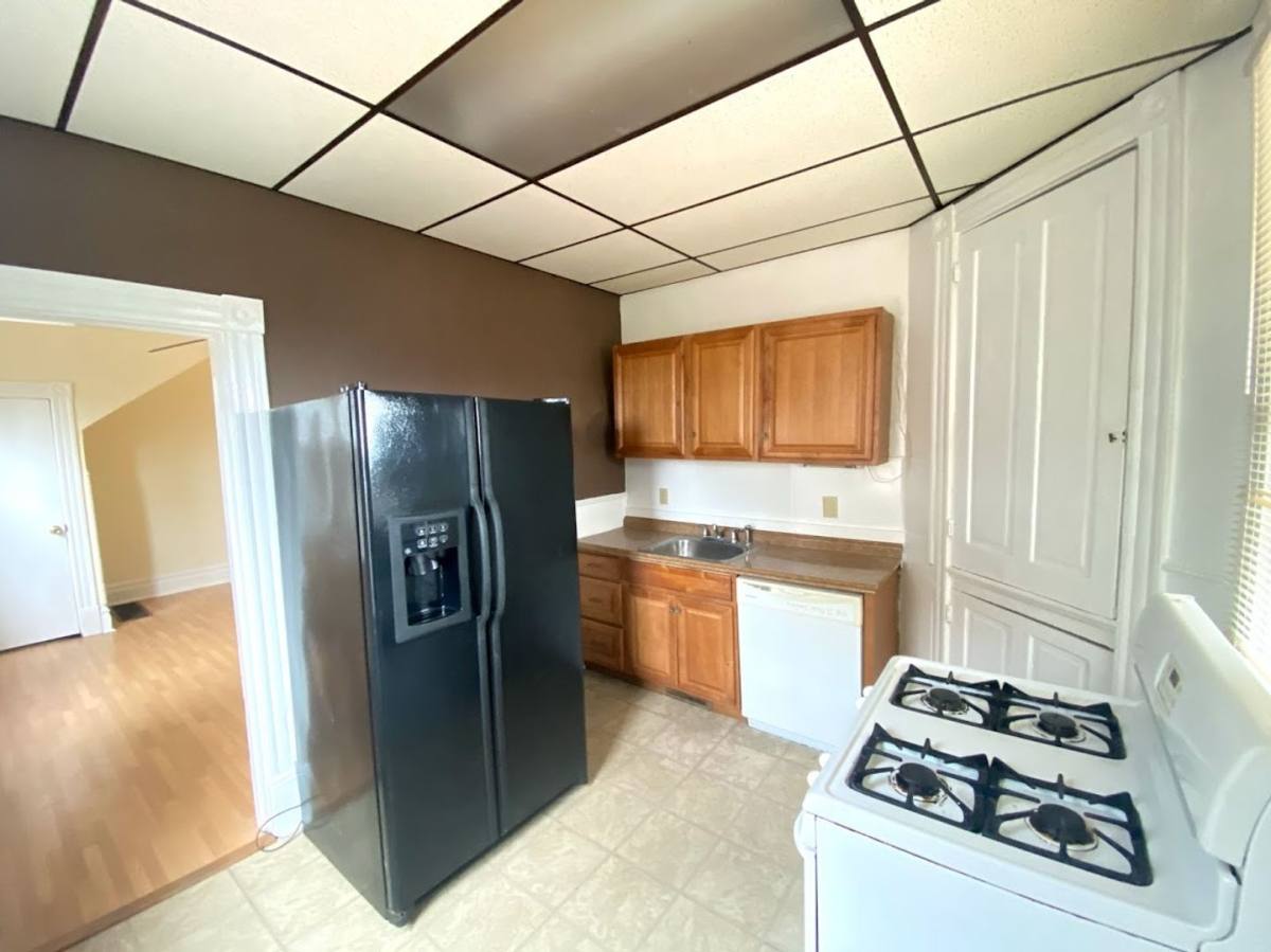 Townhouse for rent at 557 3rd St, Pitcairn, PA 15140