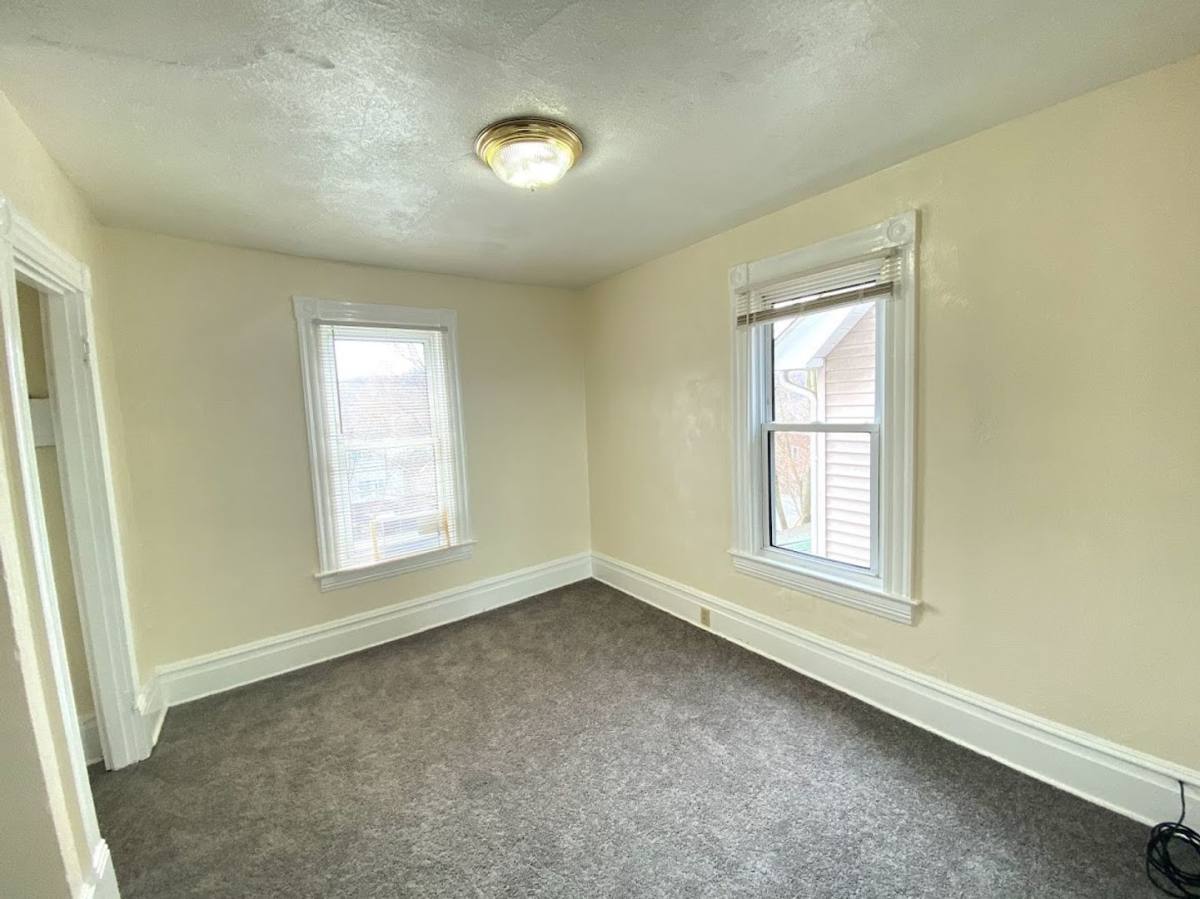 Townhouse for rent at 557 3rd St, Pitcairn, PA 15140