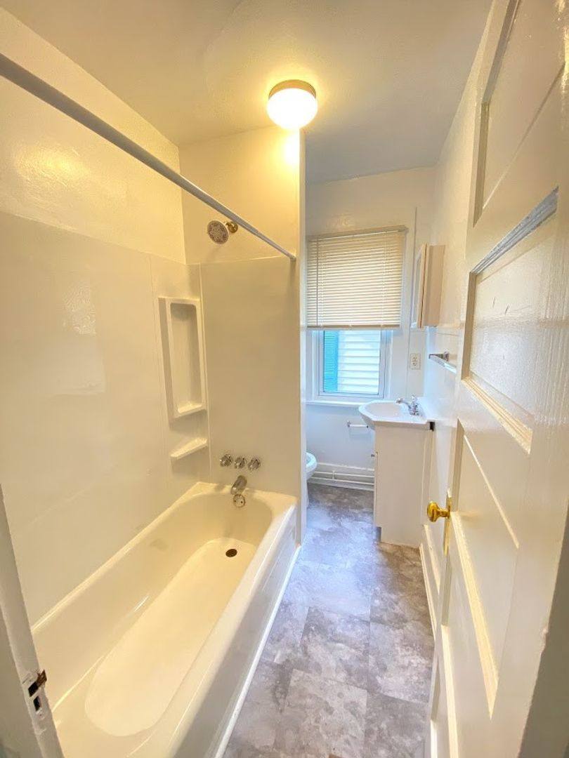 Townhouse for rent at 557 3rd St, Pitcairn, PA 15140