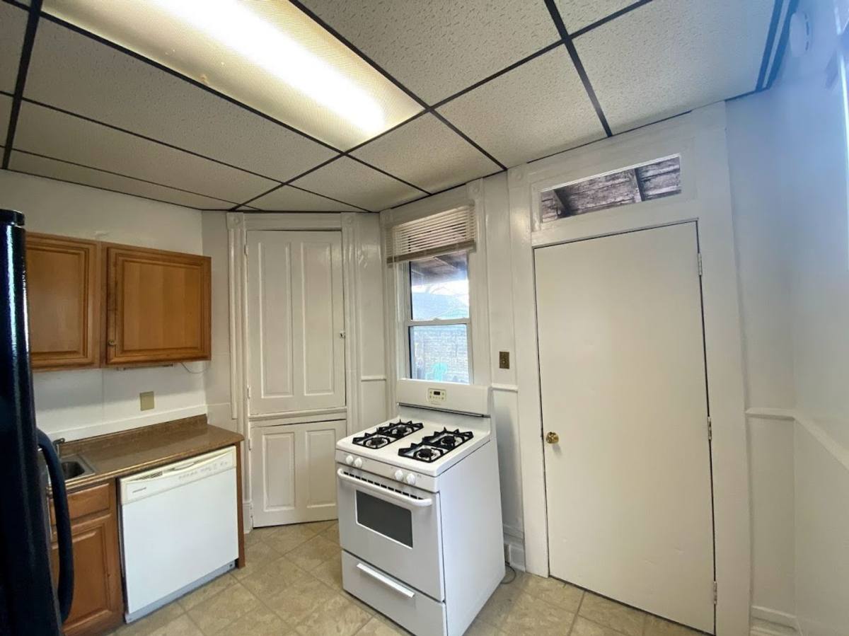 Townhouse for rent at 557 3rd St, Pitcairn, PA 15140