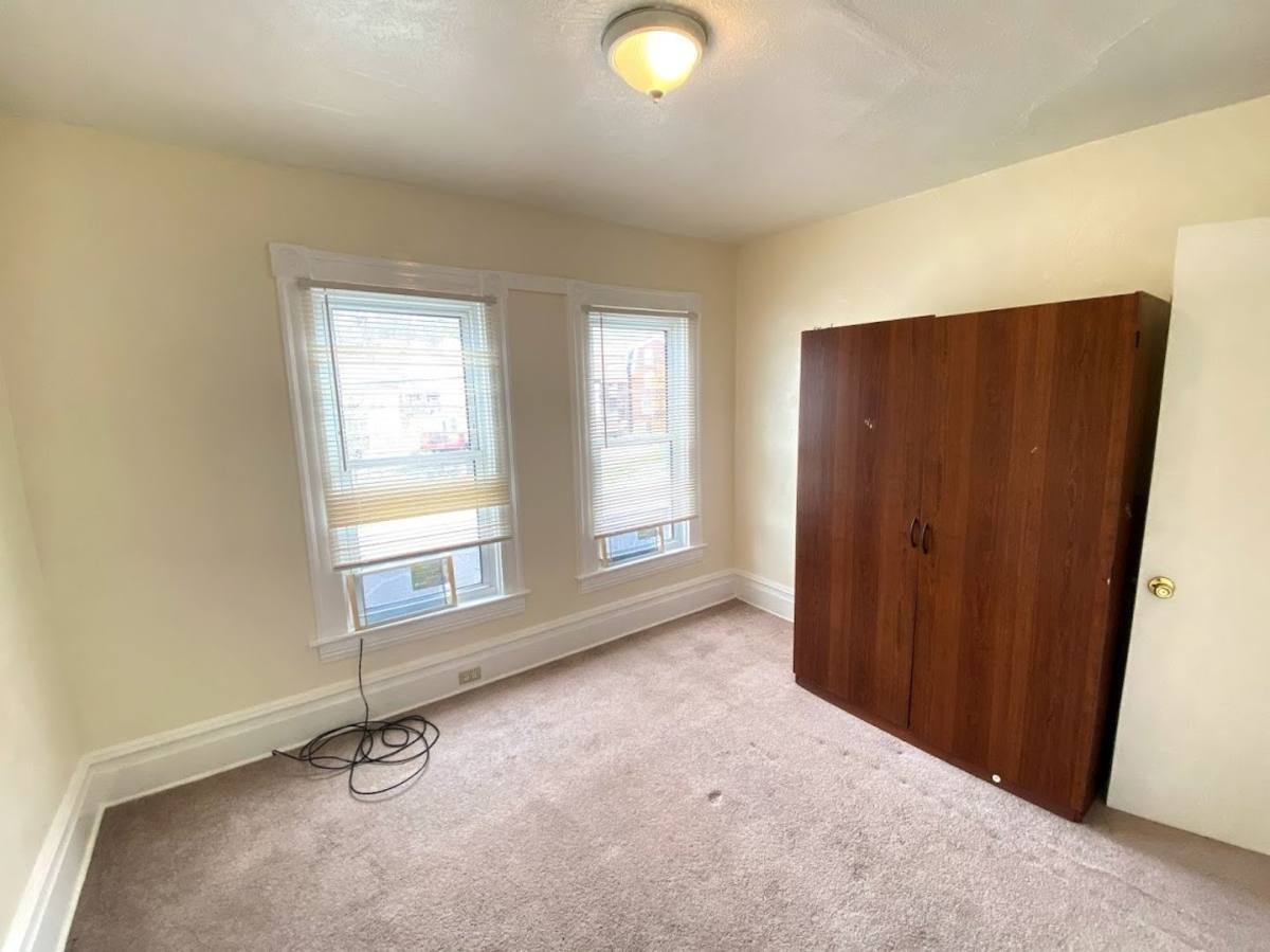 Townhouse for rent at 557 3rd St, Pitcairn, PA 15140