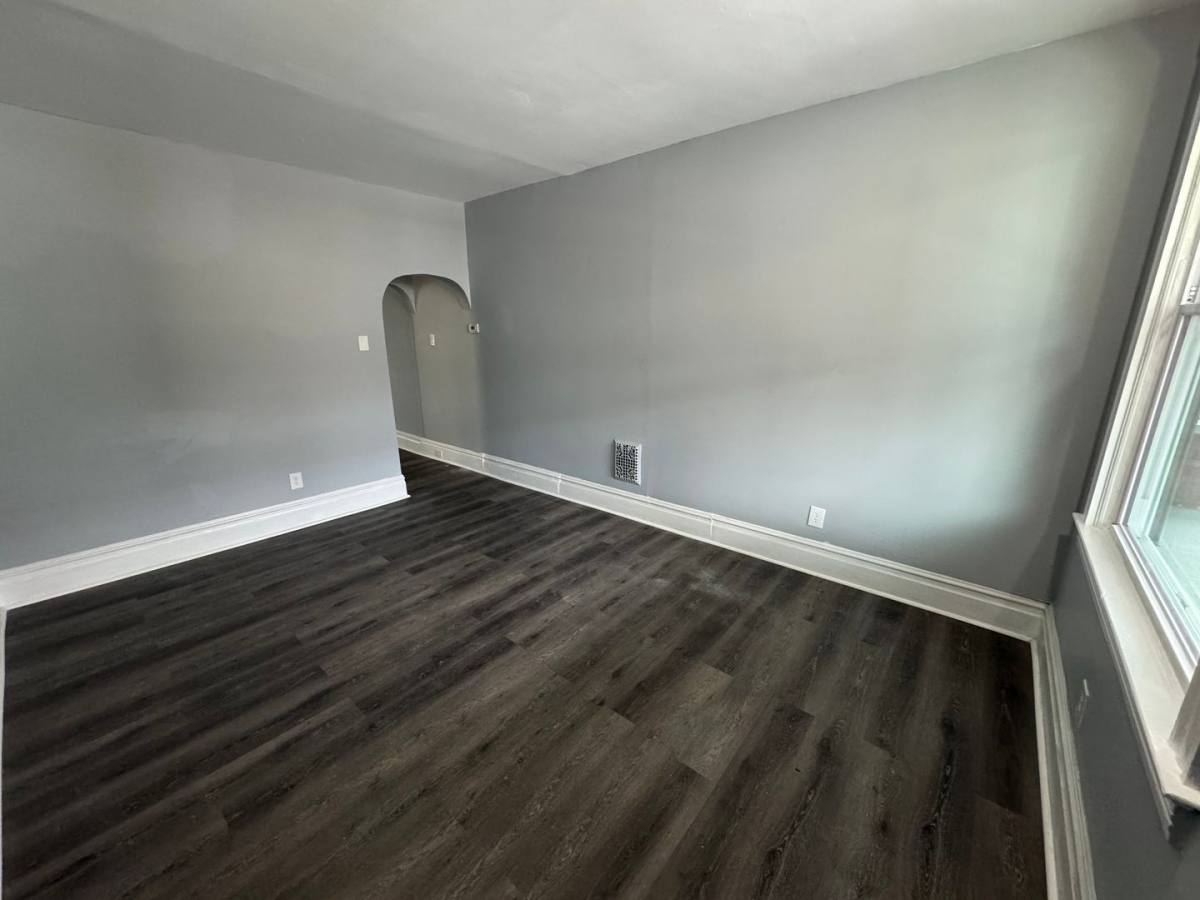 Townhouse for rent at 559 3rd St, Pitcairn, PA 15140