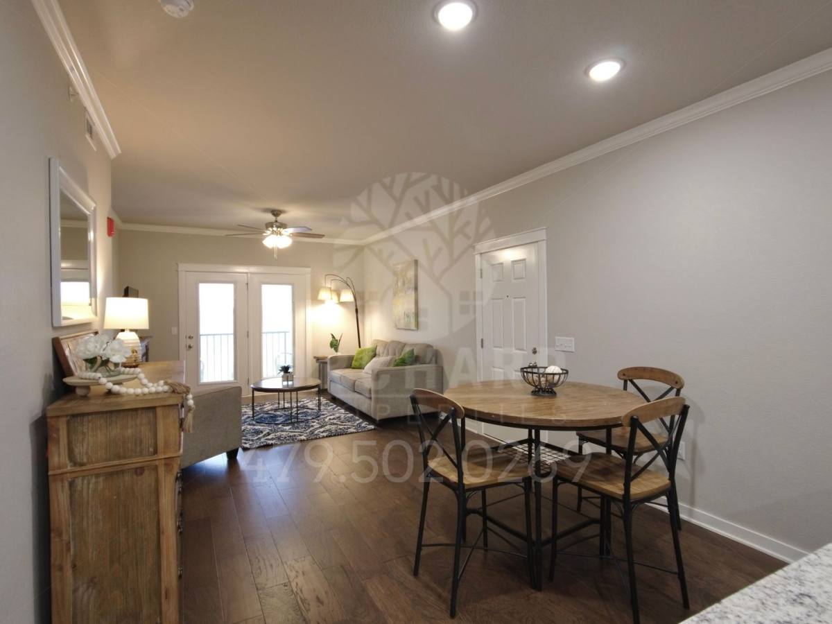 Apartment for rent at 2001 E Brookview Circle, Siloam Springs, AR 72761
