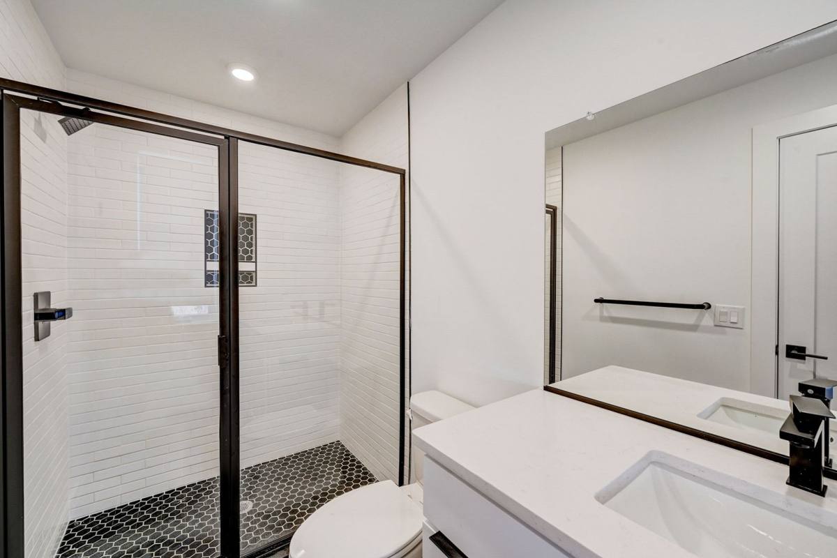 Apartment for rent at 212 W Rittenhouse St, Philadelphia, PA 19144