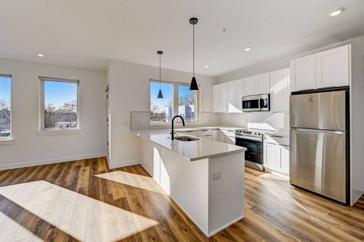 Apartment for rent at 212 W Rittenhouse St, Philadelphia, PA 19144
