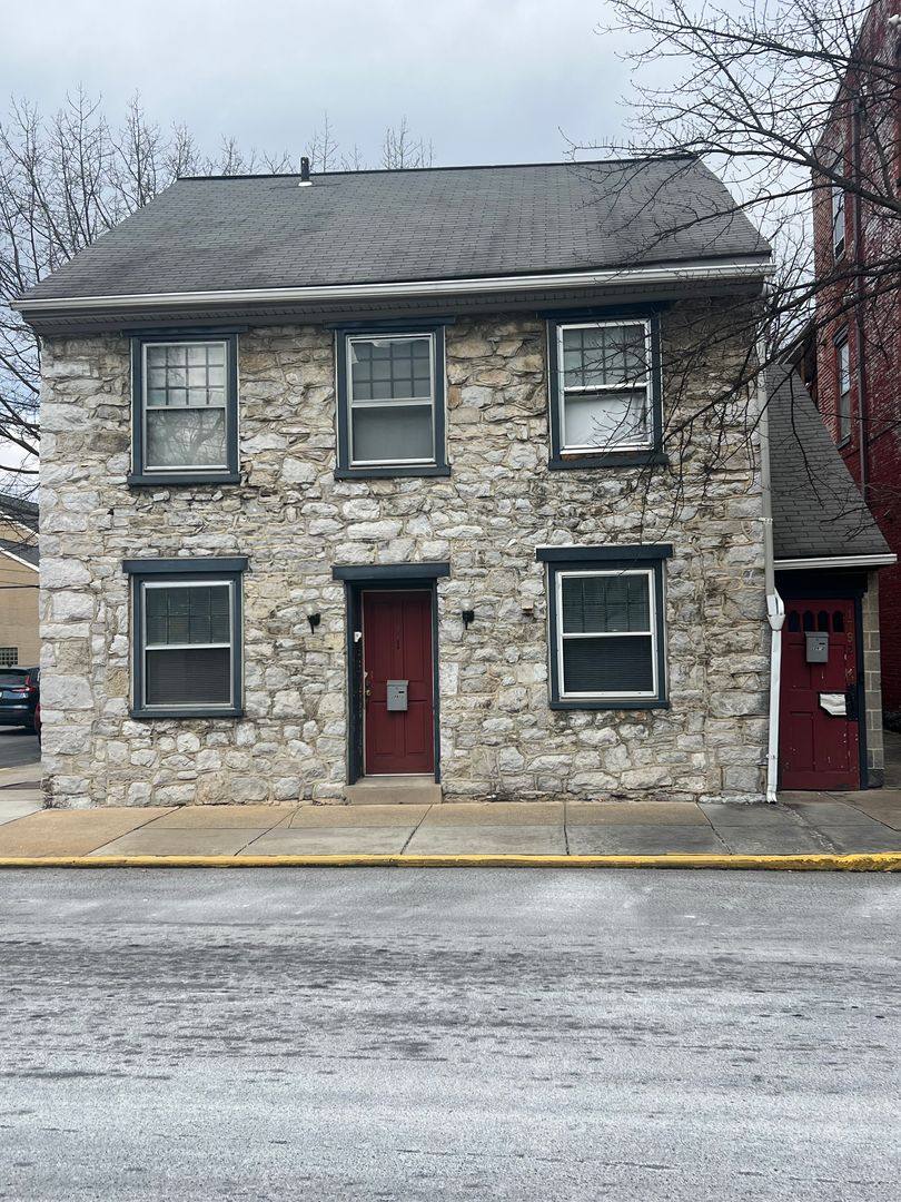 Apartment for rent at 173 & 179 W Louther St, Carlisle, PA 17013