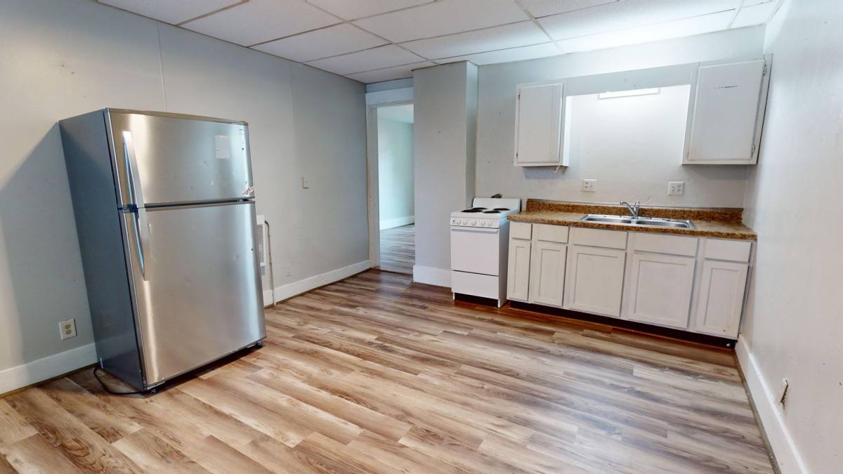 Apartment for rent at 124 Dale Ave, Willard, OH 44890