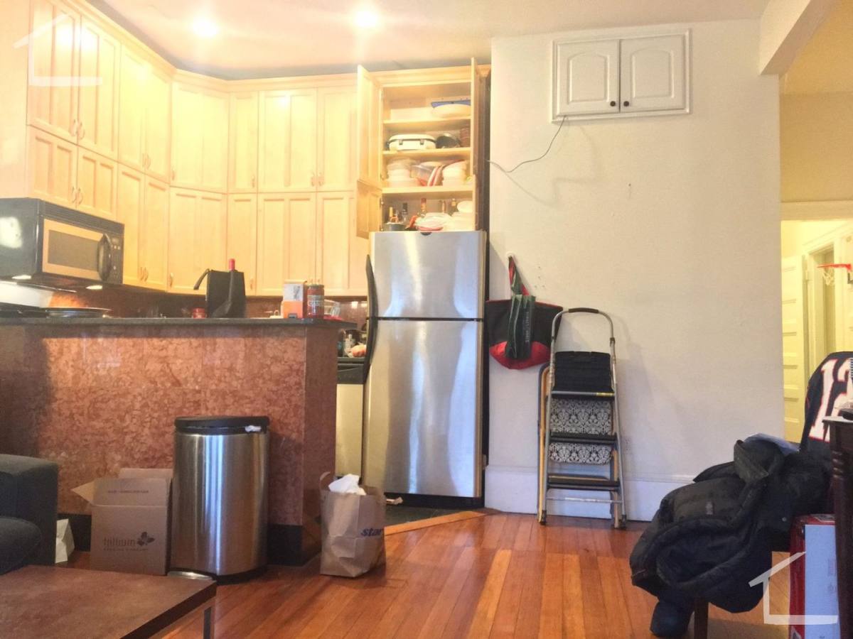 House for rent at 1683 Beacon St #3C, Brookline, MA 02445