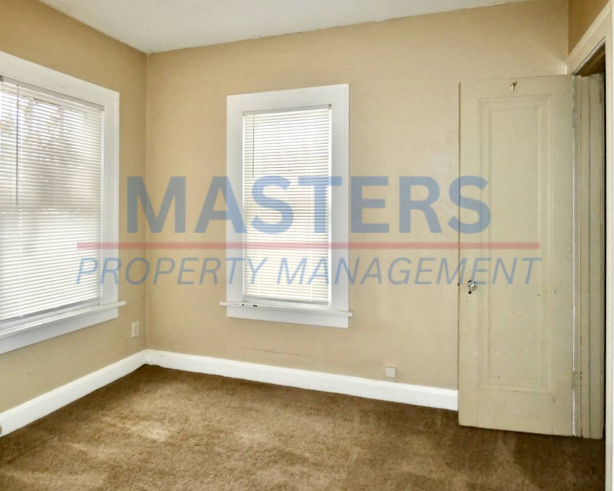 Apartment for rent at 1133 Parkside Blvd, Toledo, OH 43607