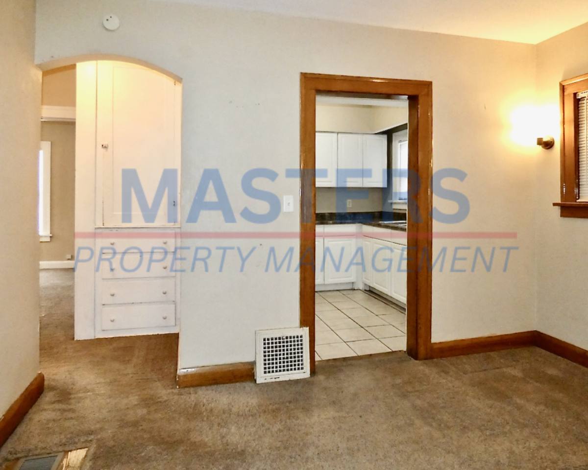 Apartment for rent at 1133 Parkside Blvd, Toledo, OH 43607