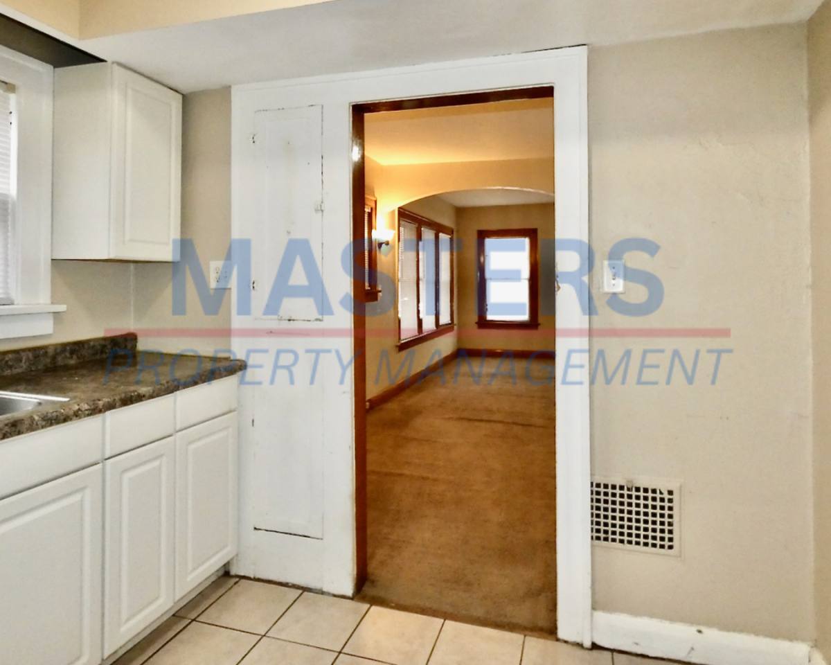 Apartment for rent at 1133 Parkside Blvd, Toledo, OH 43607