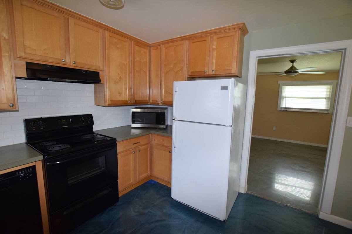 House for rent at 305 W Hancock St, Lakeland, FL 33803