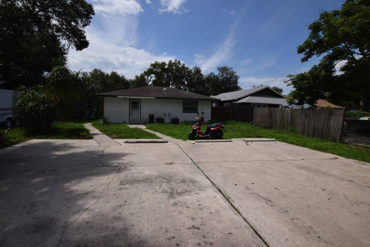 House for rent at 305 W Hancock St, Lakeland, FL 33803