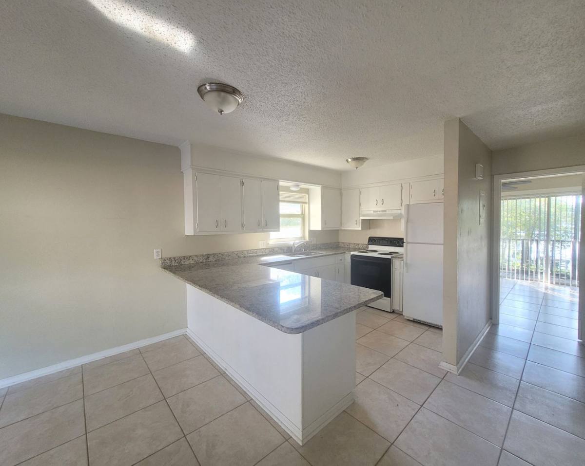 Apartment for rent at 6567 Park Ave, Milton, FL 32570