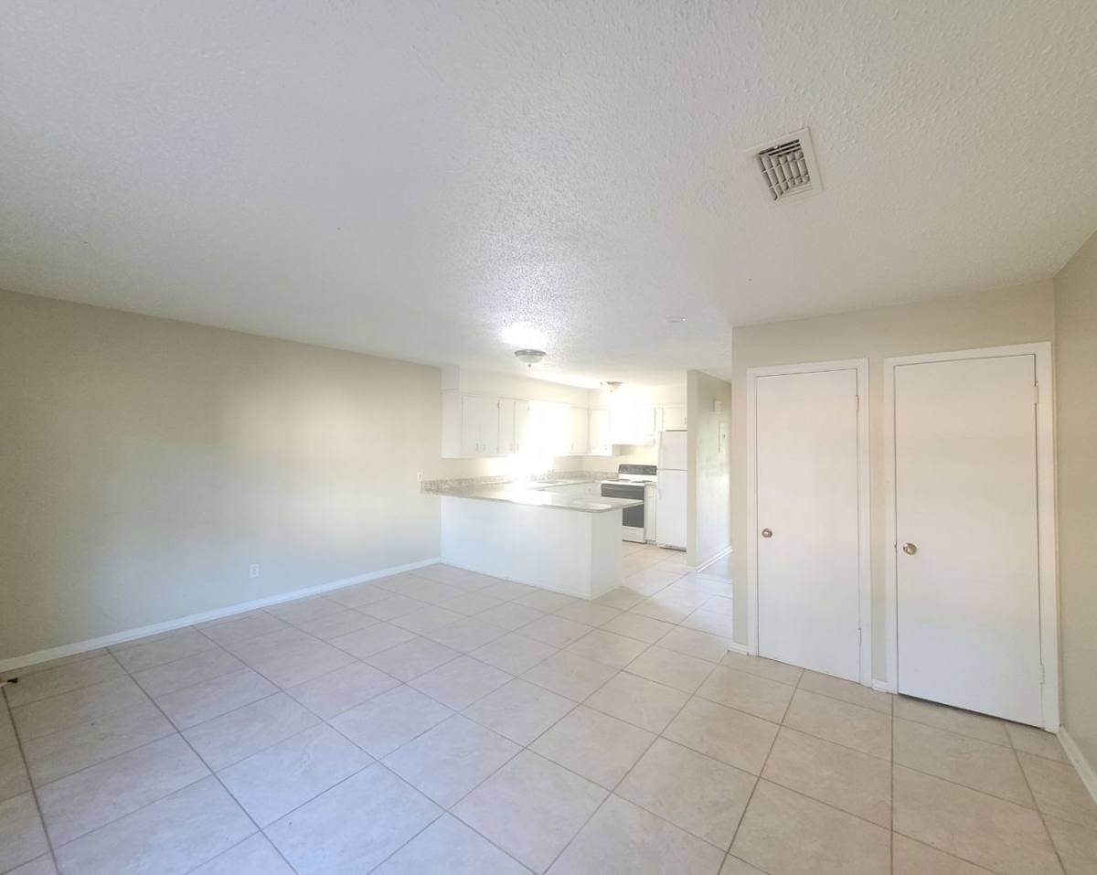 Apartment for rent at 6567 Park Ave, Milton, FL 32570