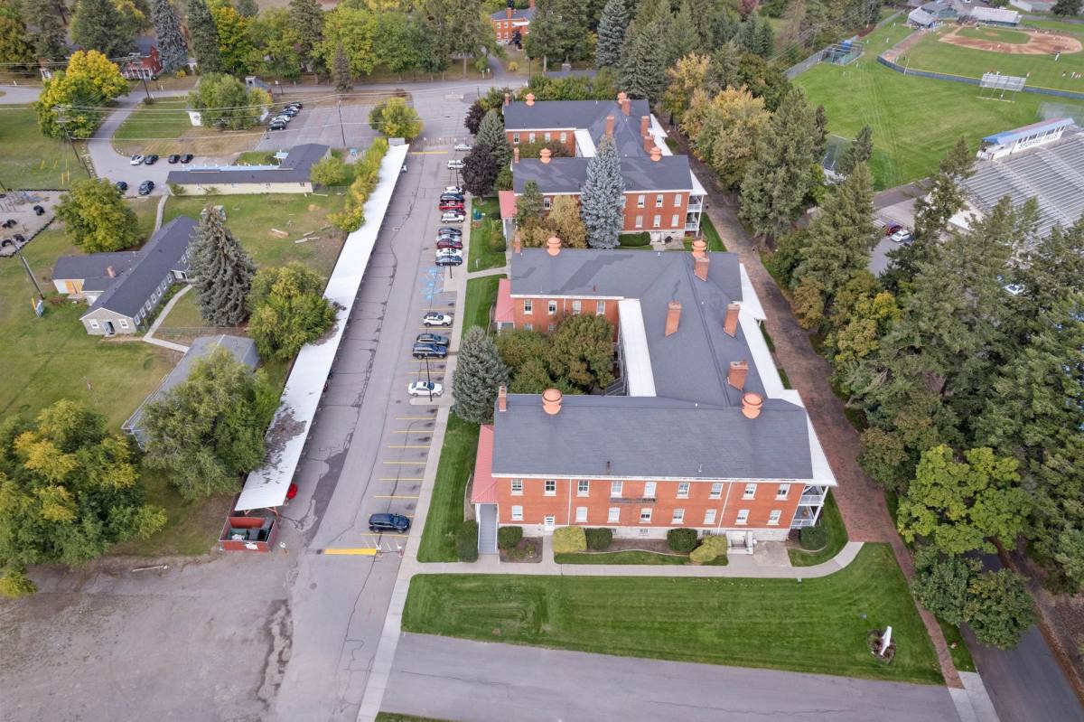 Apartment for rent at 3915 W Randolph Rd, Spokane, WA 99224
