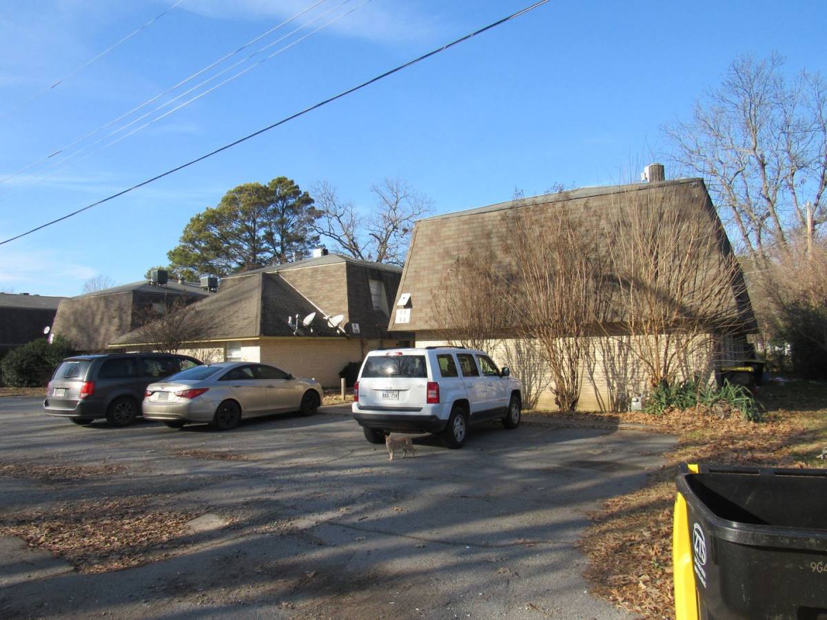Apartment for rent at 412-418 E 3rd St, Lonoke, AR 72086