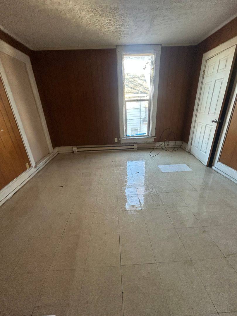 Apartment for rent at 419 W Marion St, Elkhart, IN 46516