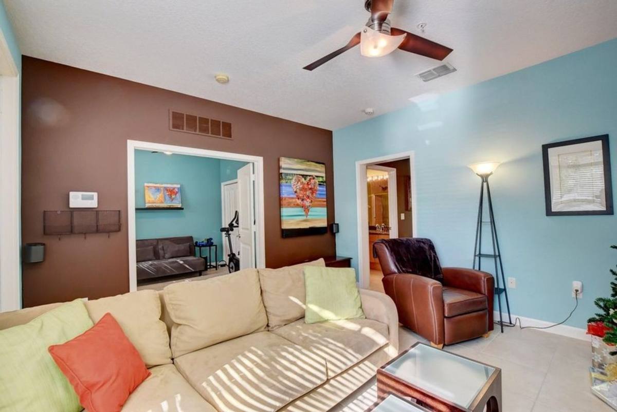 Apartment for rent at 4616 Villas Santorini Dr, Lake Worth, FL 33461