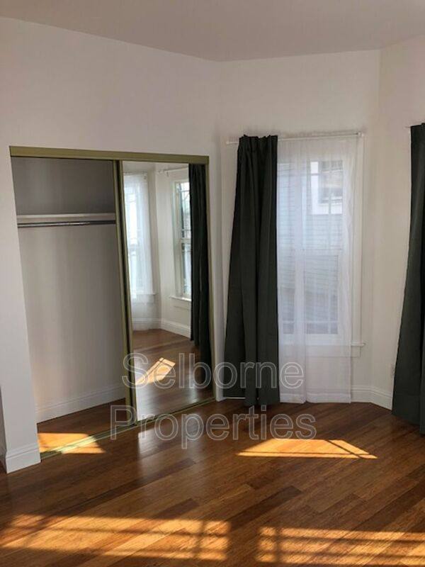 Apartment for rent at 939 International Blvd, Oakland, CA 94606