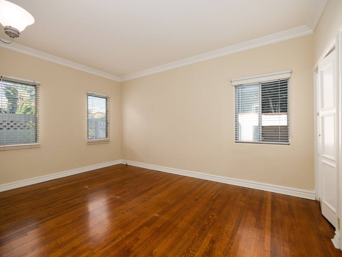 Apartment for rent at 152 N Arnaz Dr, Beverly Hills, CA 90211